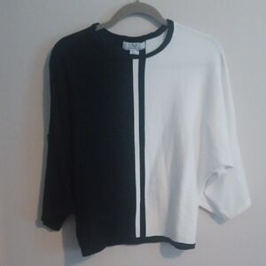 Magaschoni Black and White Knit Top Size Medium